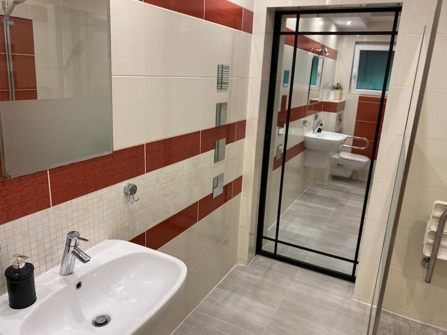 4 Bedroom Family House With Access To A Hot Tub Goczałkowice-Zdrój Exterior foto